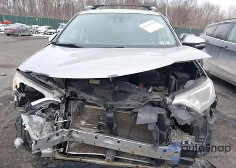 2017 Toyota Rav4 Xle из США, поврежденный, VIN 2T3RFREV7HW561477